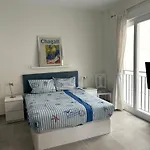 Centric Apartment With Rooftop